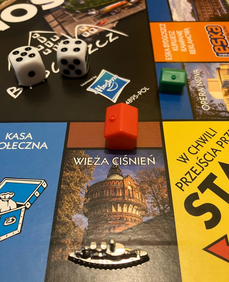 Pole "Wieża Ciśnień" na planszy bydgoskiej gry "Monopoly"