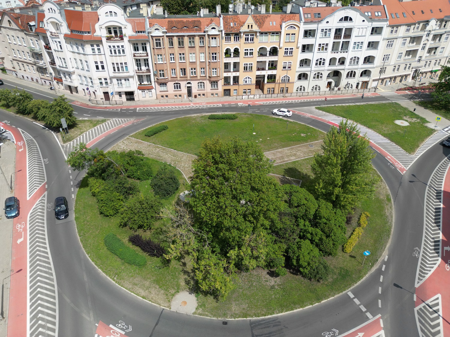 Widok na Plac Weysenhoffa w którym wbudowany jest zbiornik retencyjny