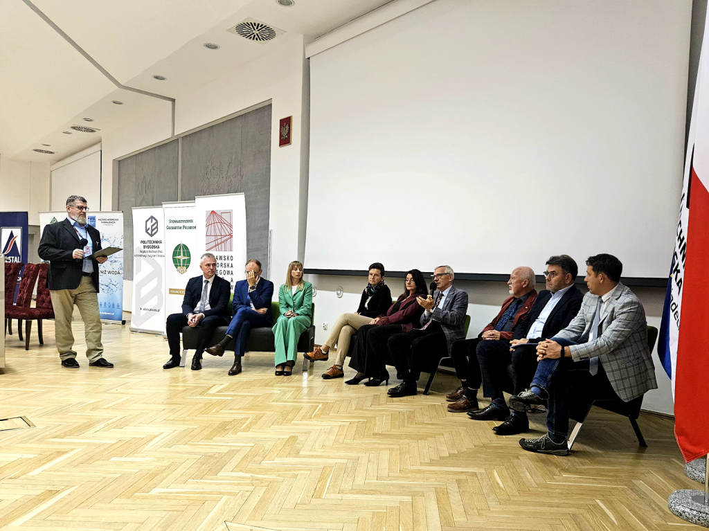 eksperci podczas sesji panelowej w ramach III Seminarium Naukowo-Technicznego na Politechnice Bydgoskiej