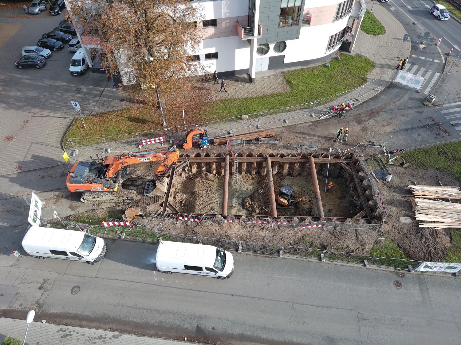 budowa zbiornika retencyjnego w pasie zieleni