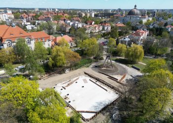 Widok z lotu ptaka na skwer L. Białego