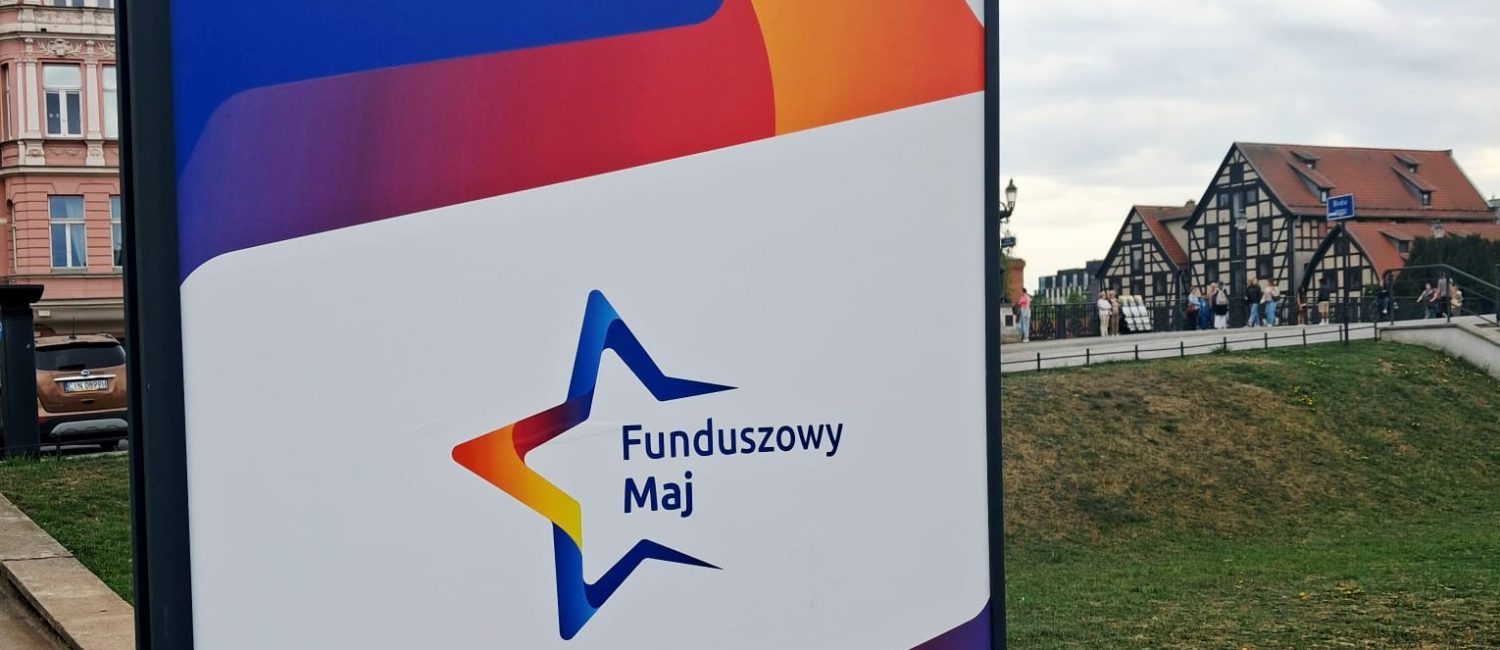 Wystawa przy placu Teatralnym Funduszowy Maj
