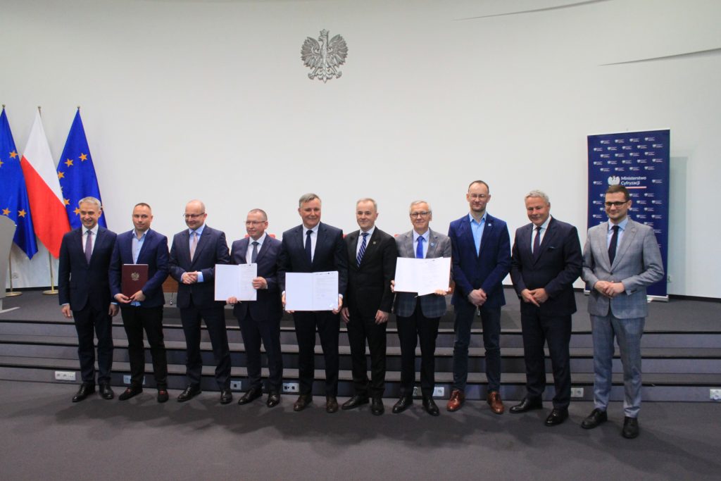 podpisanie umowy w temacie cyberbezpieczeństwa