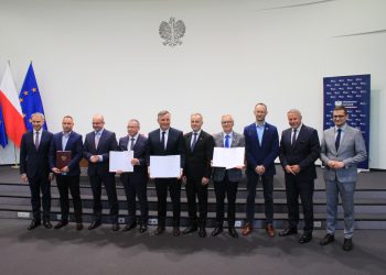 podpisanie umowy w temacie cyberbezpieczeństwa