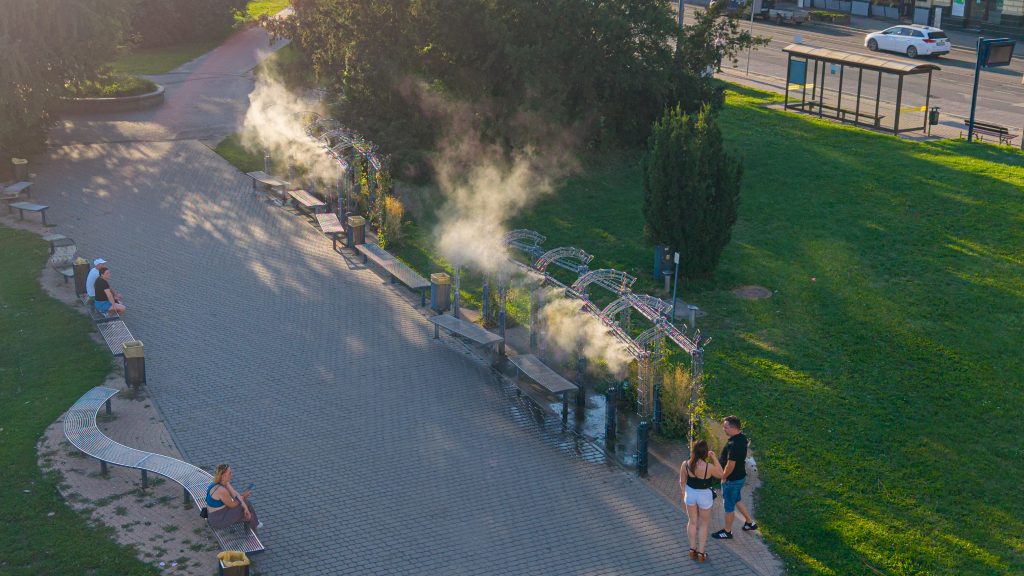 Pergola zamgławiająca przy Placu Teatralnym