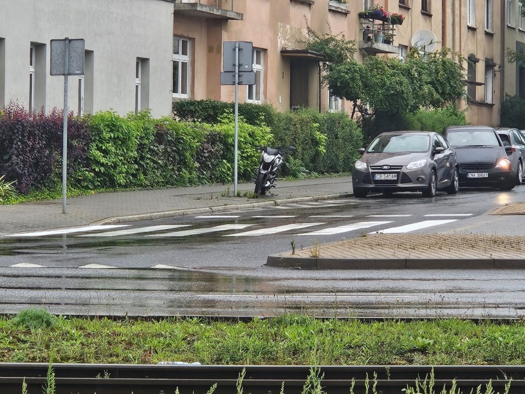 Zbiorniki retencyjne oraz ulica przed i po inwestycji